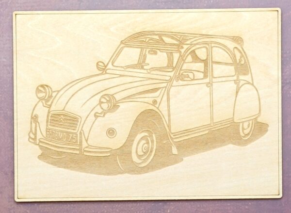 Carte Postale en Bois Gravée – Modèle 2CV Citroën