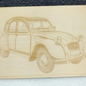 Carte Postale en Bois Gravée – Modèle 2CV Citroën