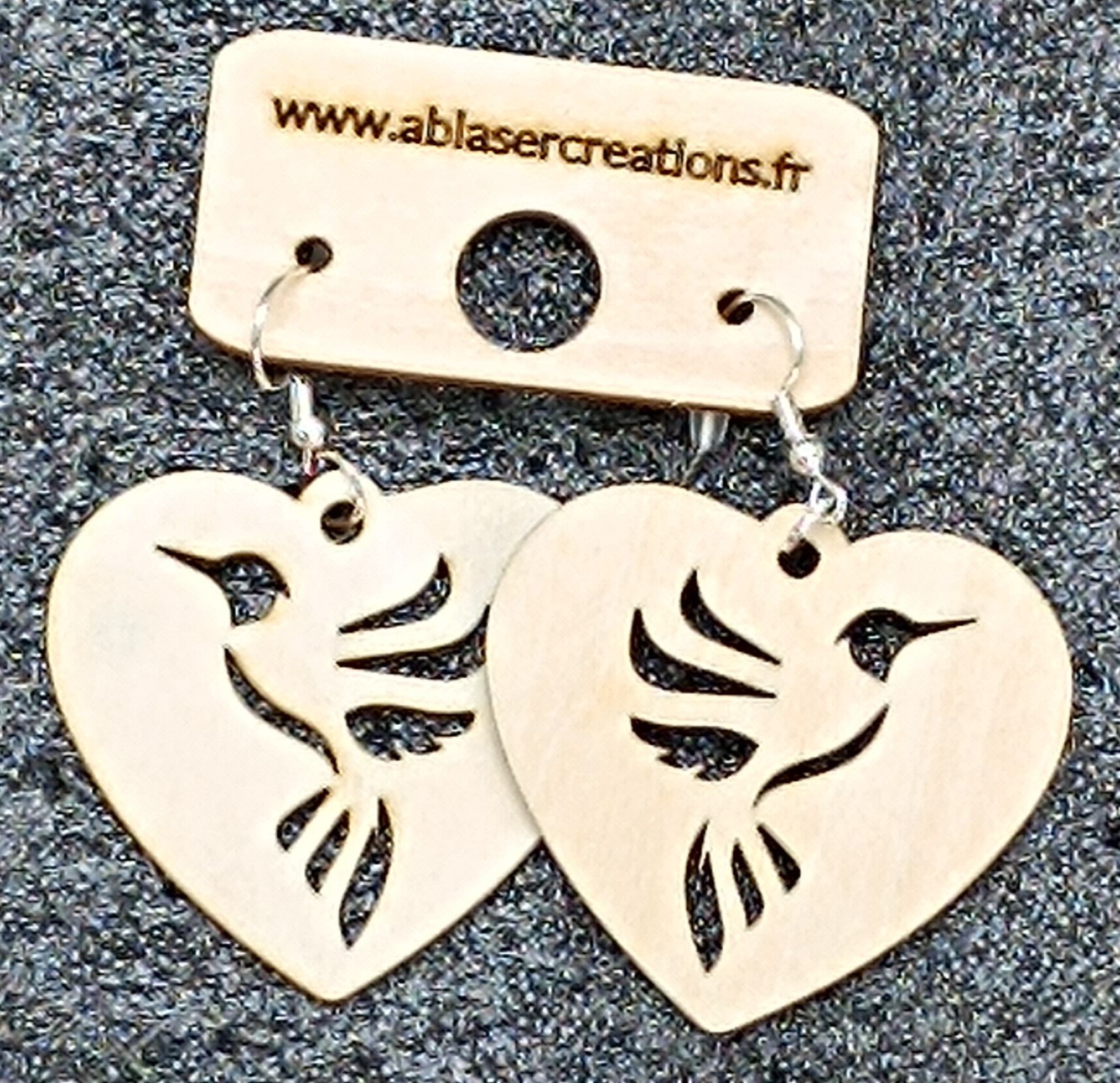 Boucles d’Oreilles Cœurs en Bois