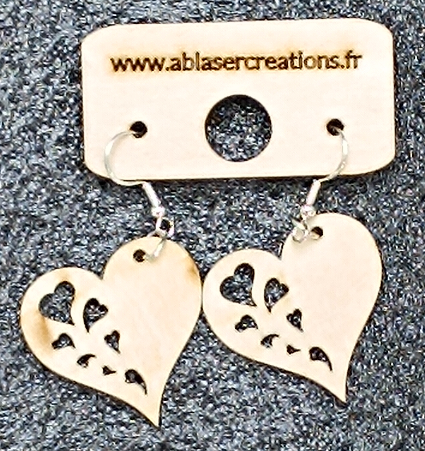 Boucles d’Oreilles Cœurs en Bois – Image 2