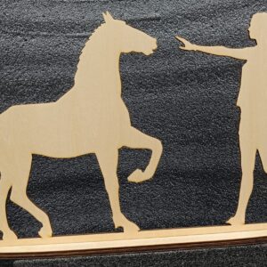 Fille avec son Cheval en Bois