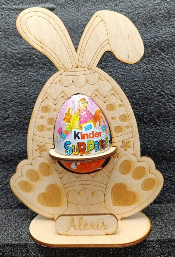 Lapin de Pâques en Bois avec Œuf Kinder