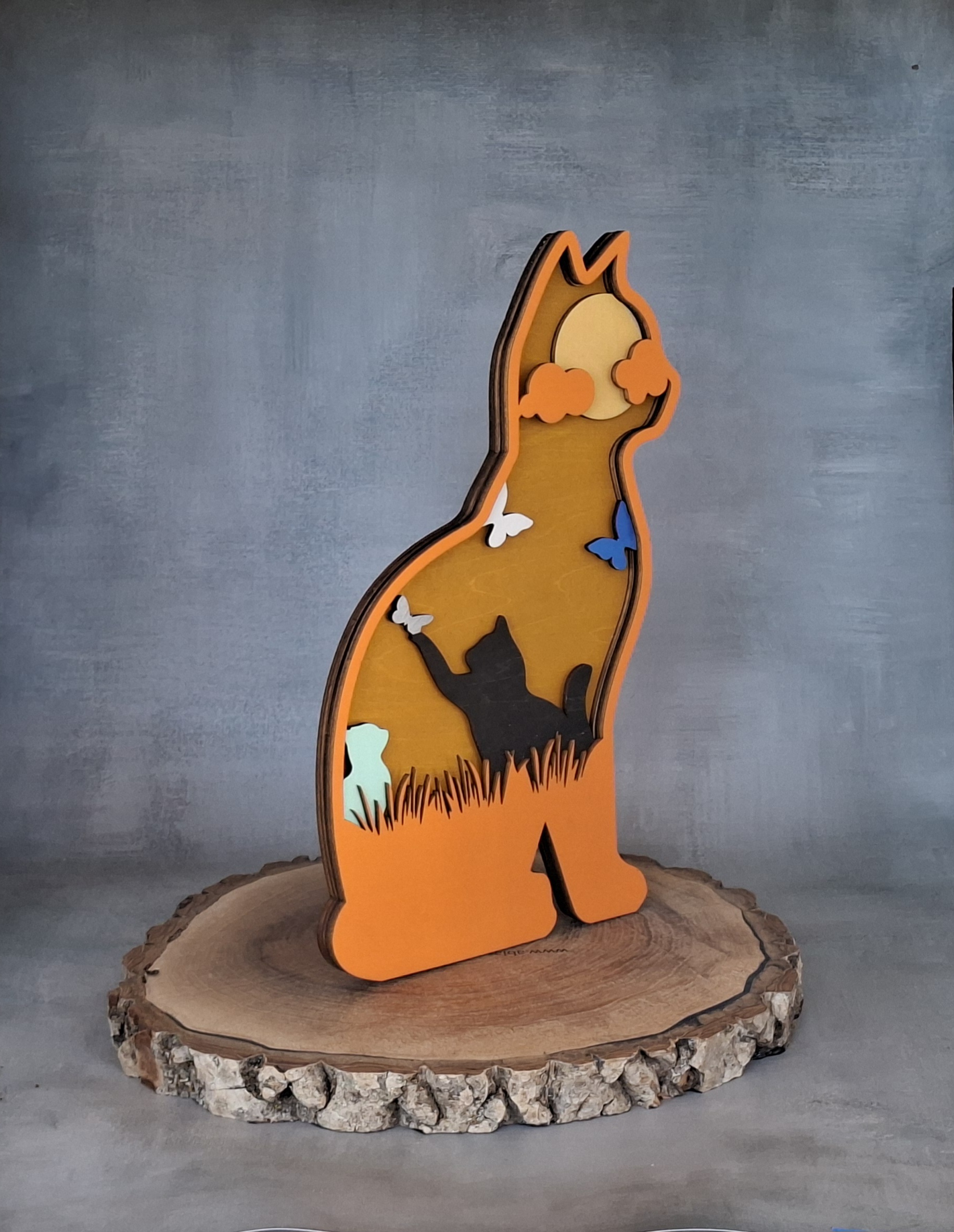 Chat en Bois Multicouches – Image 2