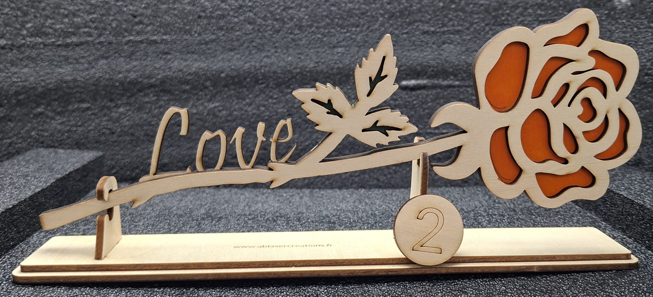 Fleur en Bois sur support – Image 8