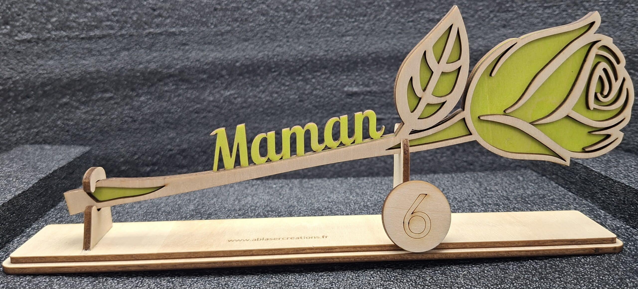 Fleur en Bois sur support – Image 12