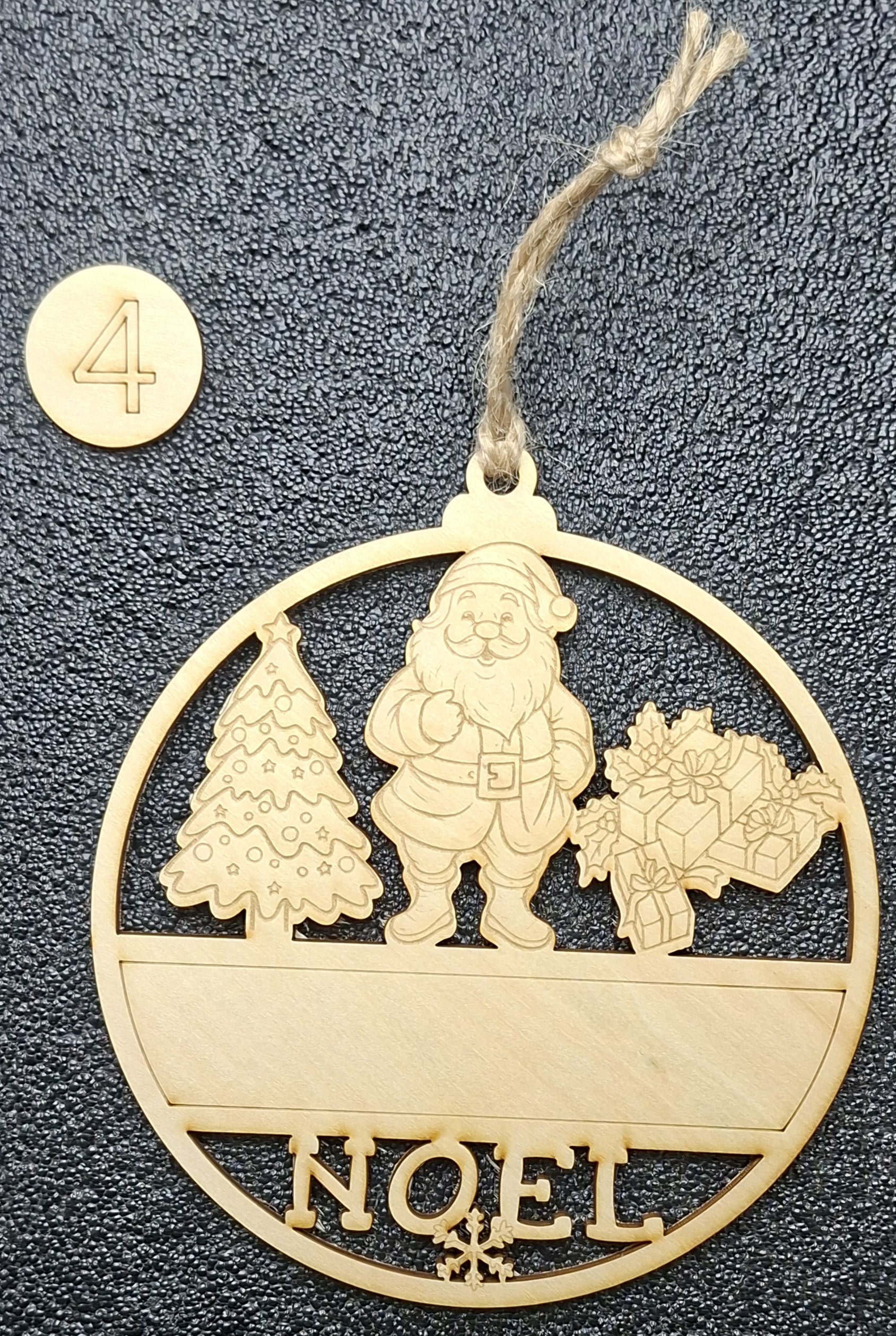 Boules de Noël en bois personnalisables – Image 5