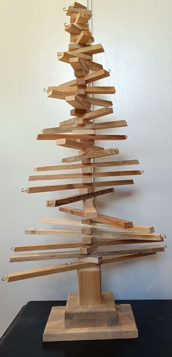 Sapin en bois pivotant