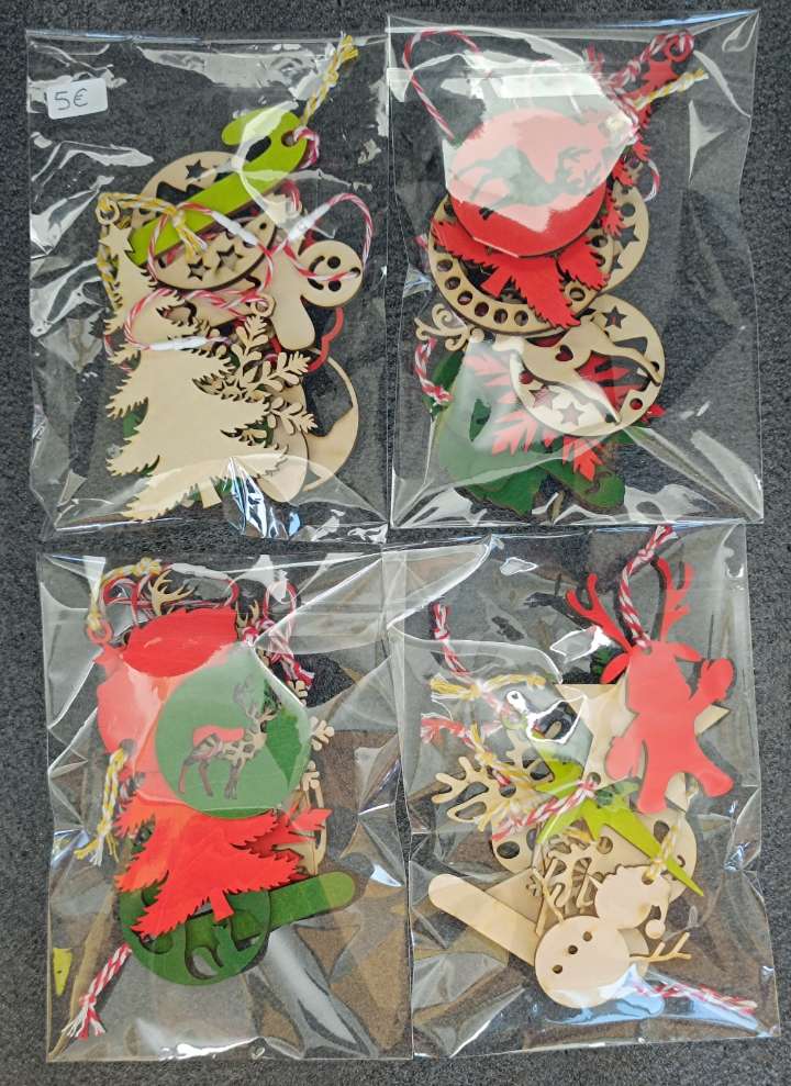 Lot de 10 décorations de Noël en bois – Image 2