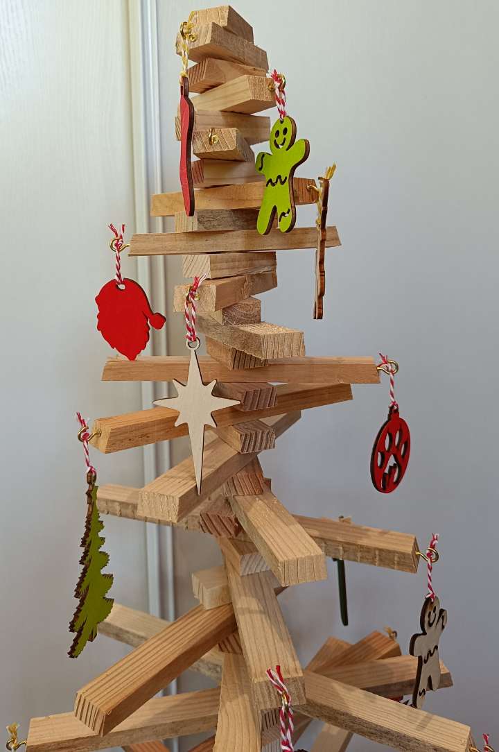 Sapin en bois pivotant – Image 3