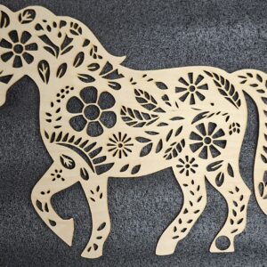 Cheval floral en bois à décorer