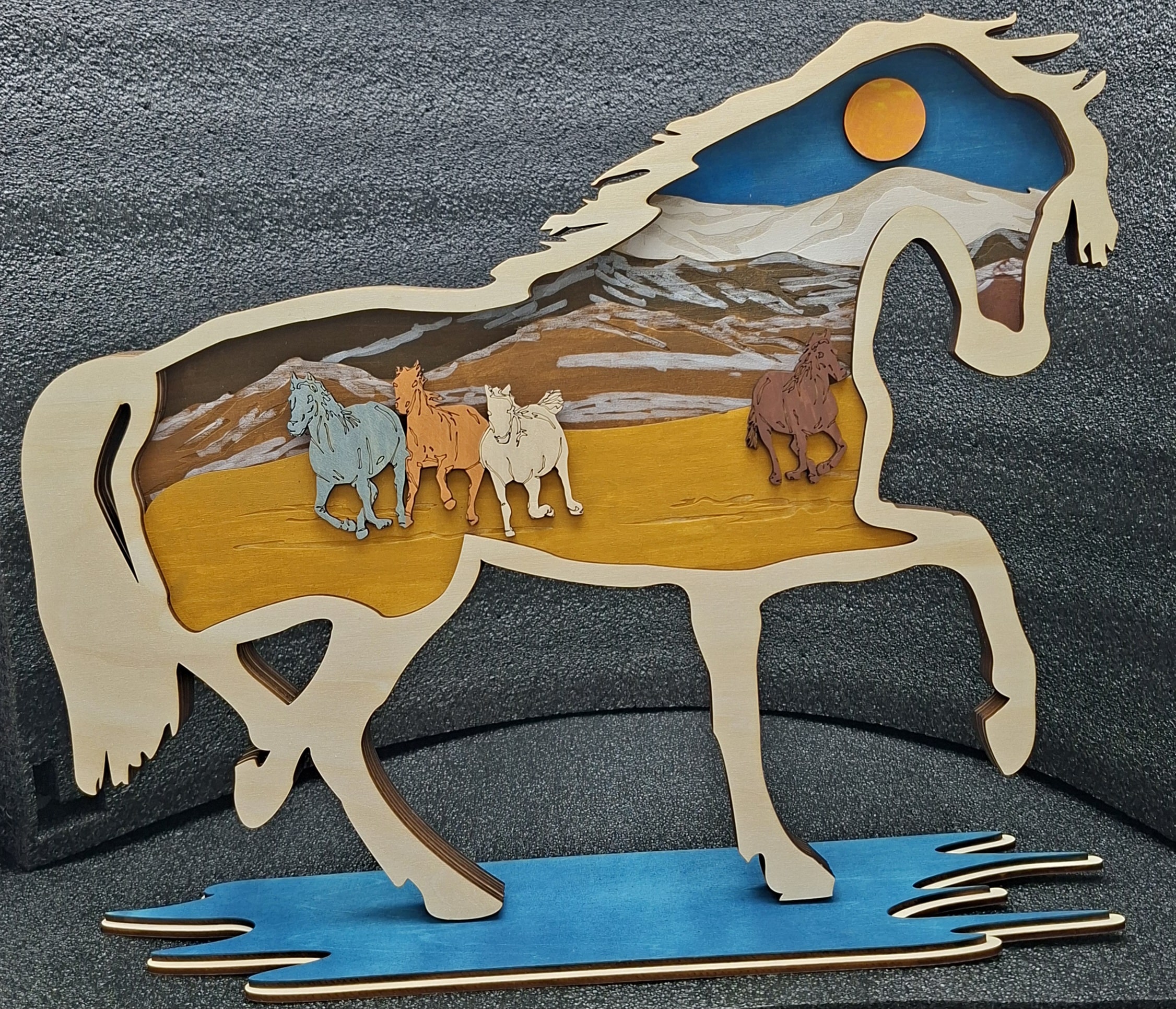 Cheval bois multicouche