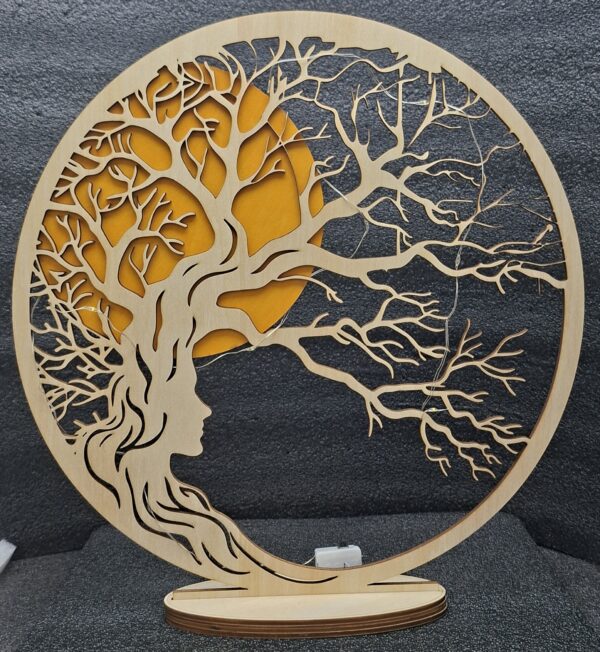L’Arbre de Lune avec un visage féminin