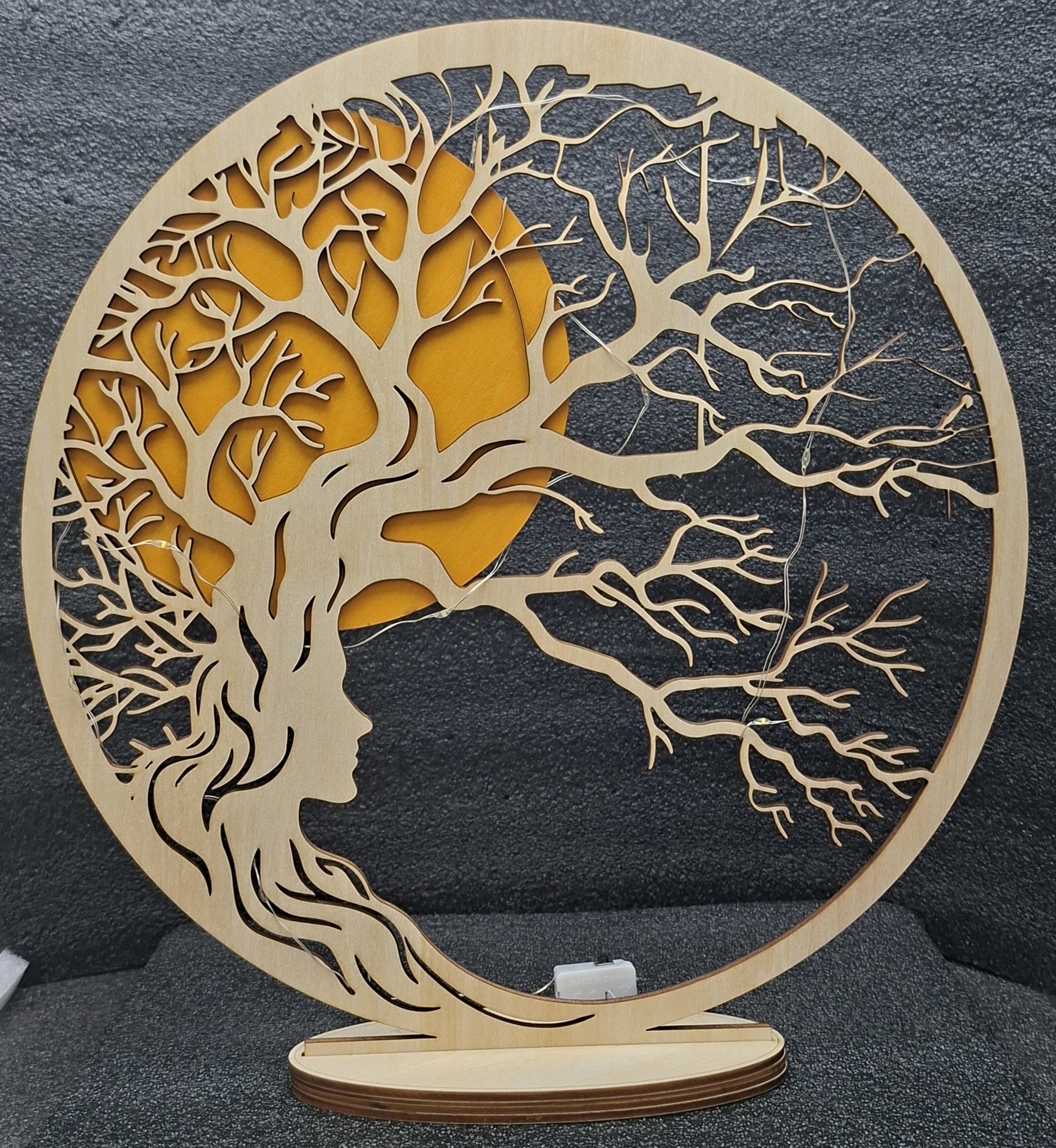 L’Arbre de Lune avec un visage féminin