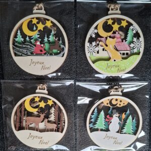 Petite Boule de Noël en bois peintes à la main