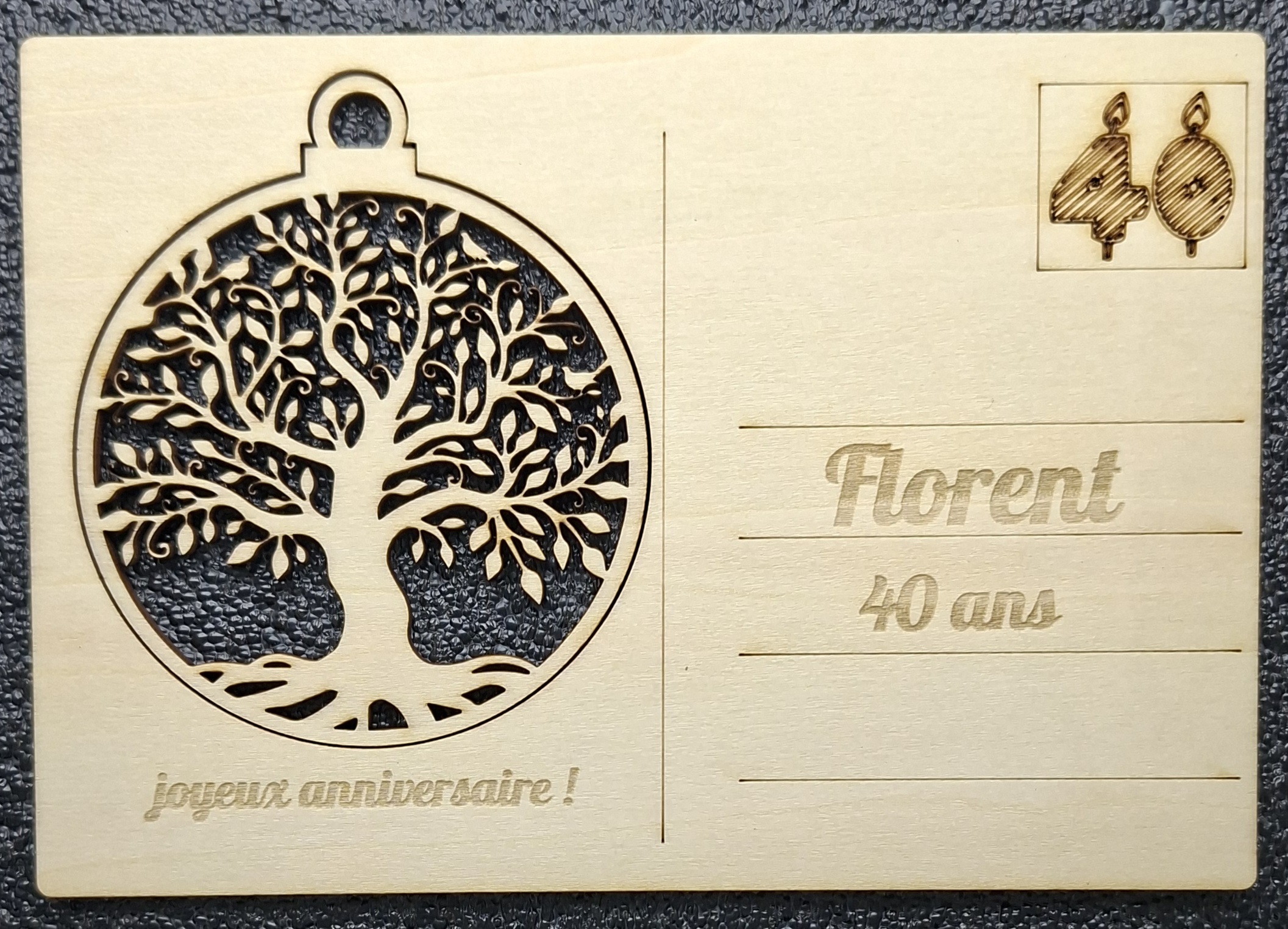 Carte postale Joyeux Anniversaire en bois personnalisable