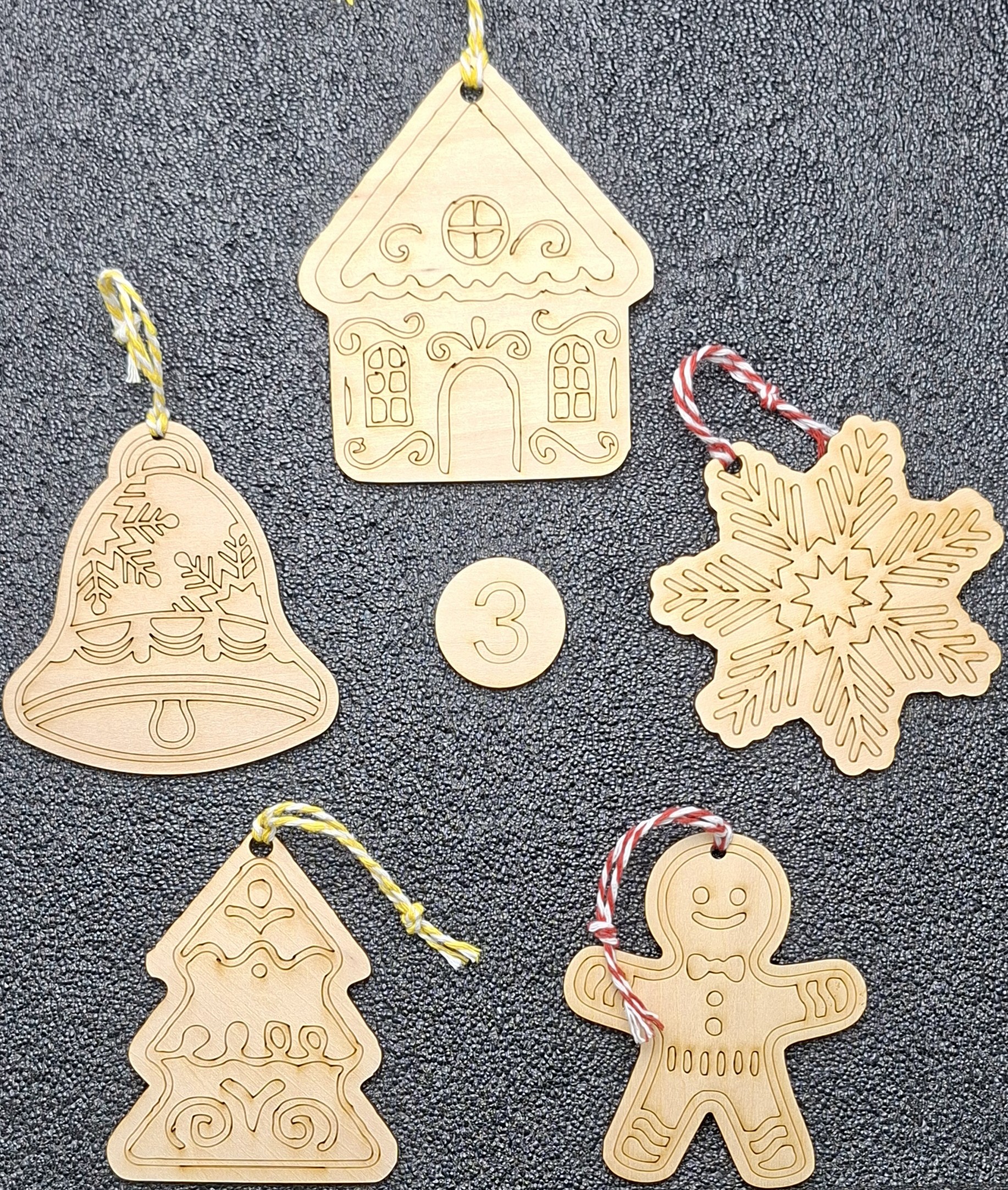 Lot de boules de Noël en bois à colorier – Image 3