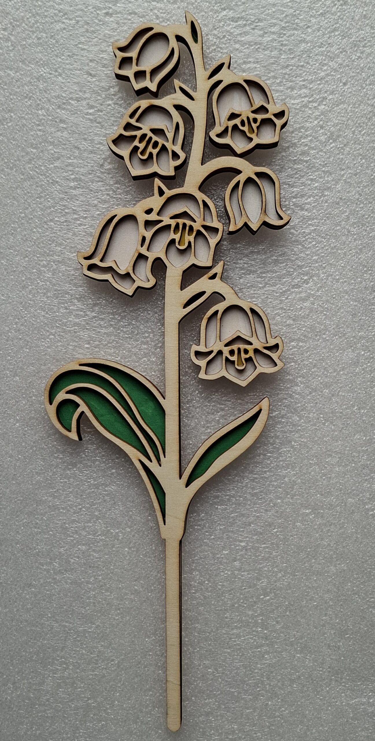 Fleur en bois 2D Peint a la main Muguet – Image 2