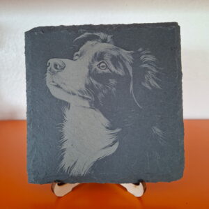 Gravure d'un chien petite ardoise