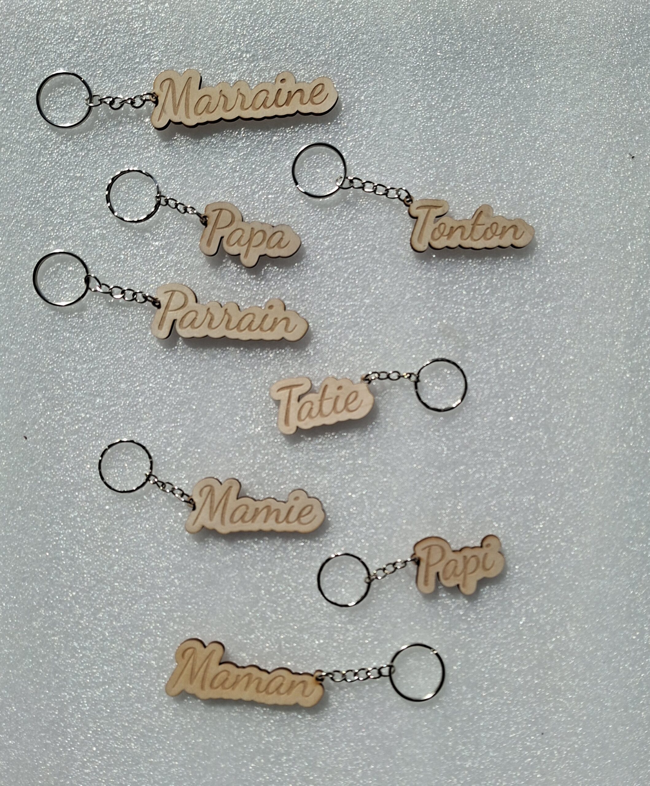 Porte-clés prénom personnalisé en bois – Image 3