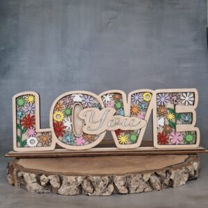LOVE en bois 3D