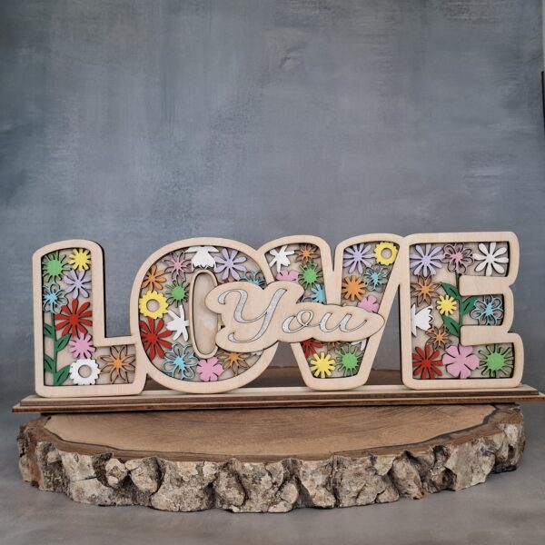 LOVE en bois 3D