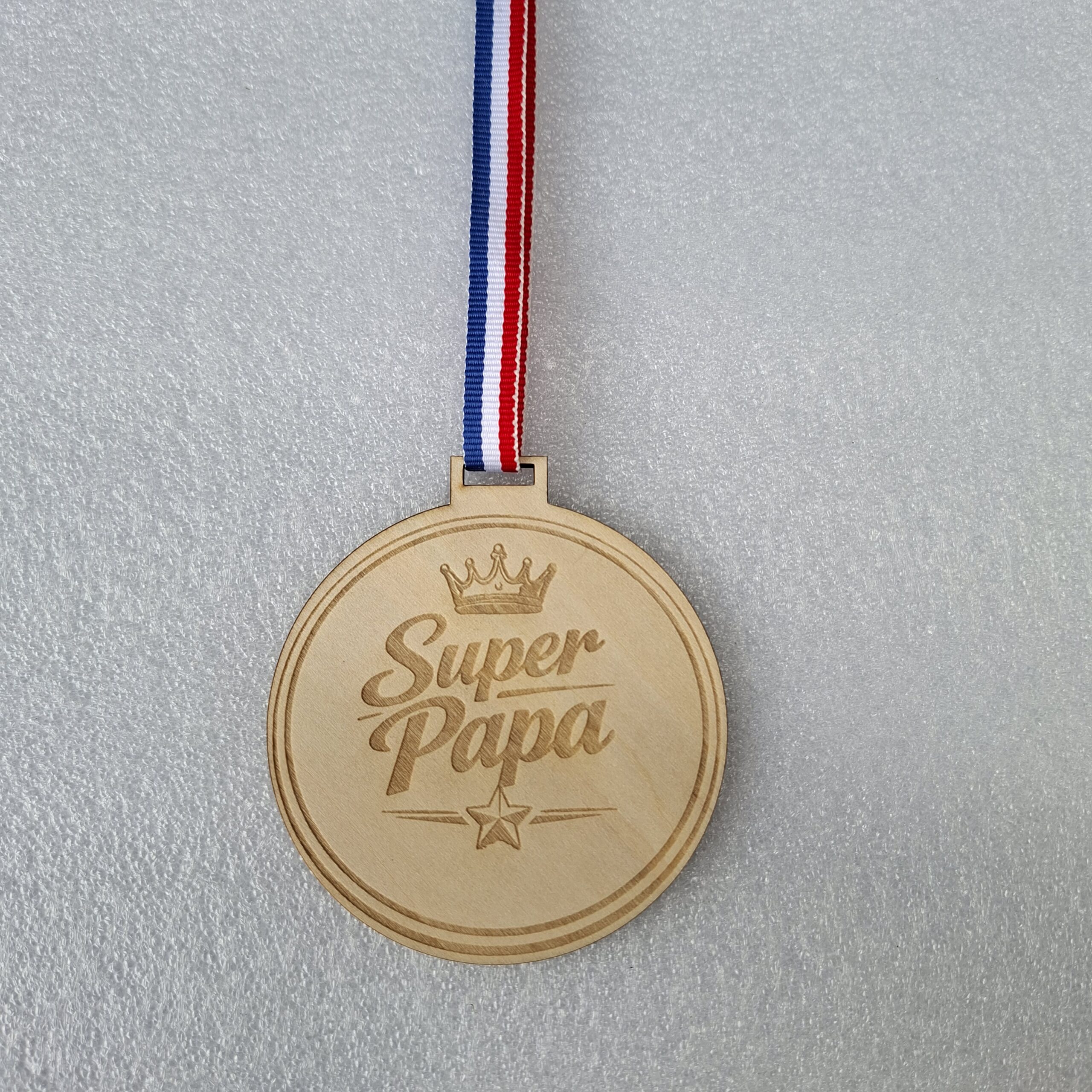 Médaille personnalisée Papa en bois